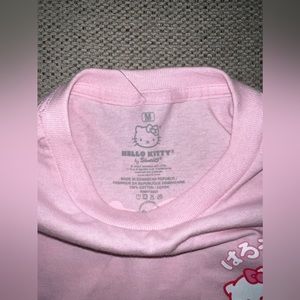 (M) Hello Kitty strawberry milk tee 🍓